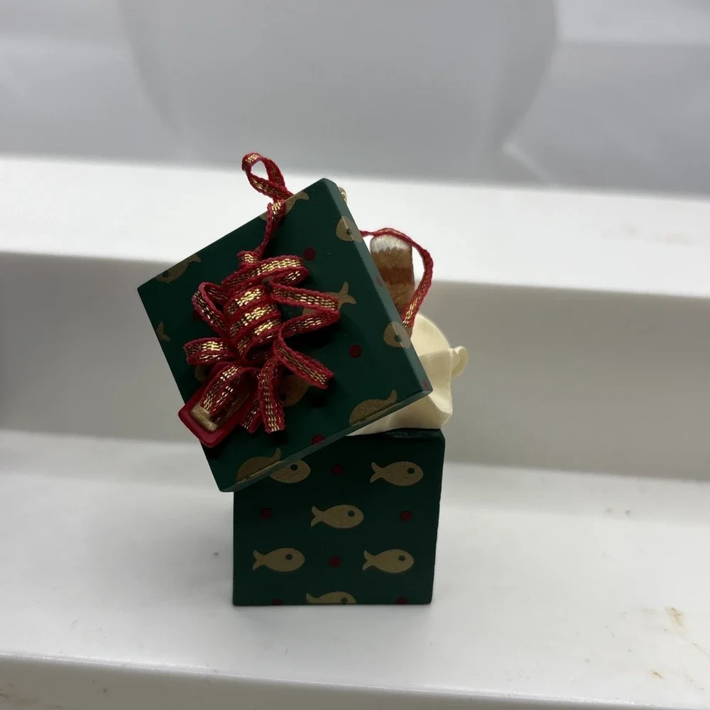 HALLMARK Keepsake 2005 MISCHIEVOUS KITTENS ORNAMENT #7 In Collector's Series